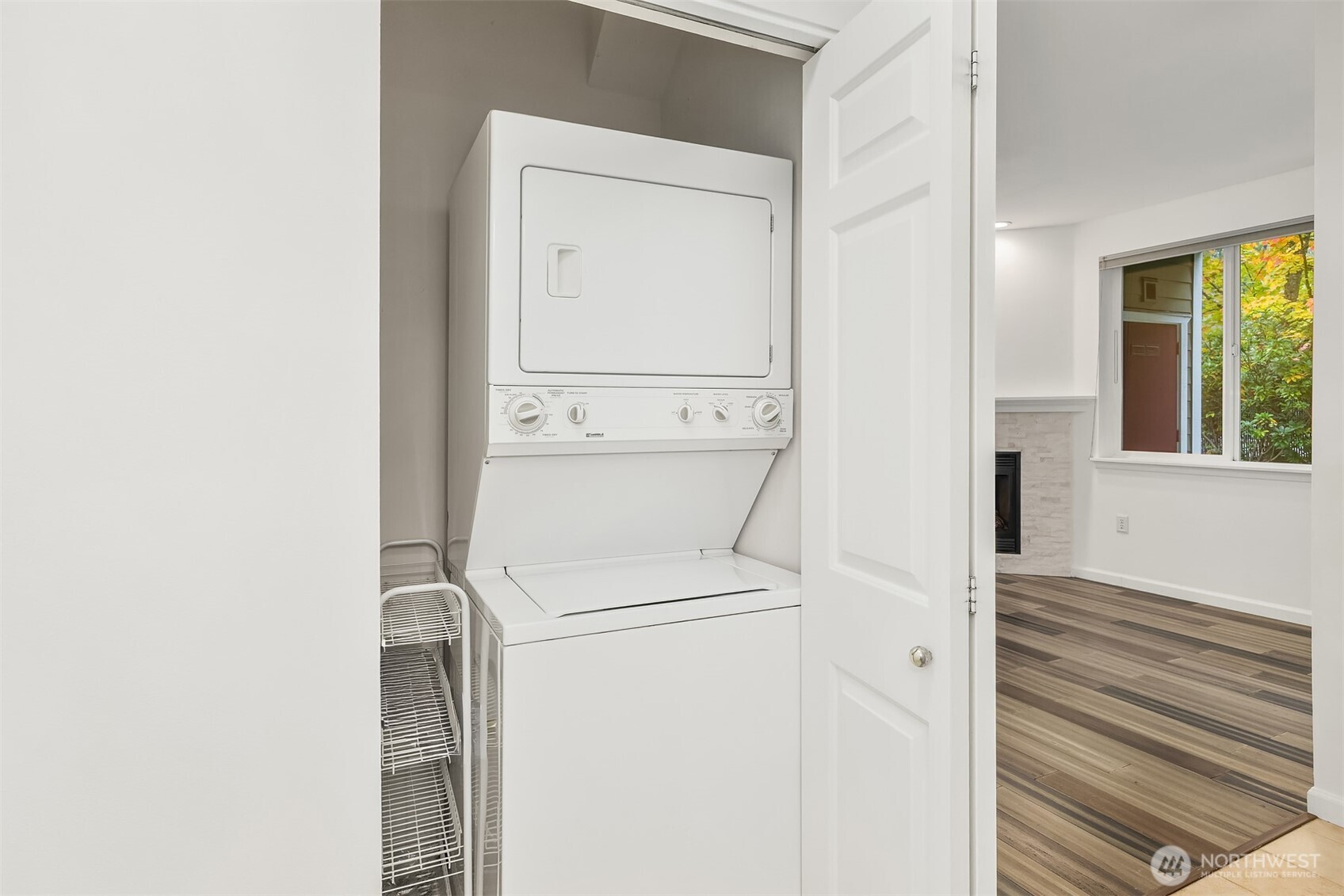 13000 Admiralty Way, Unit L104 Everett, WA 98204 - Photo 12 of 21 a utility room with dryer and washer