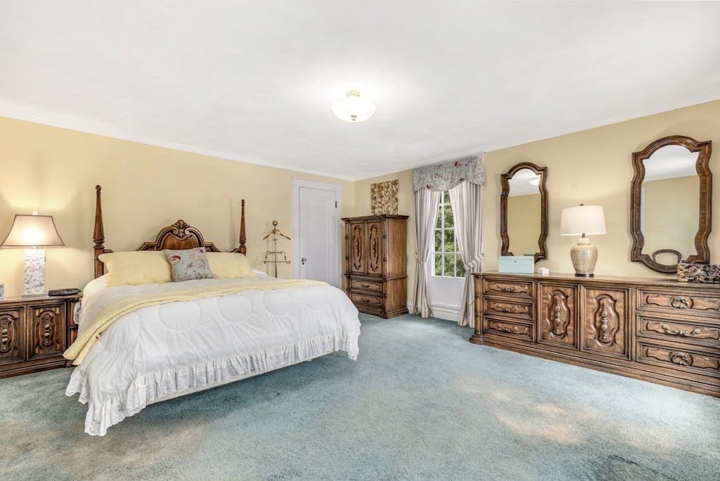 647 Main Street Shrewsbury, MA 01545 - Photo 25 of 37