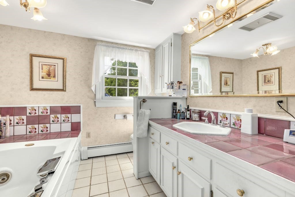 647 Main Street Shrewsbury, MA 01545 - Photo 28 of 37