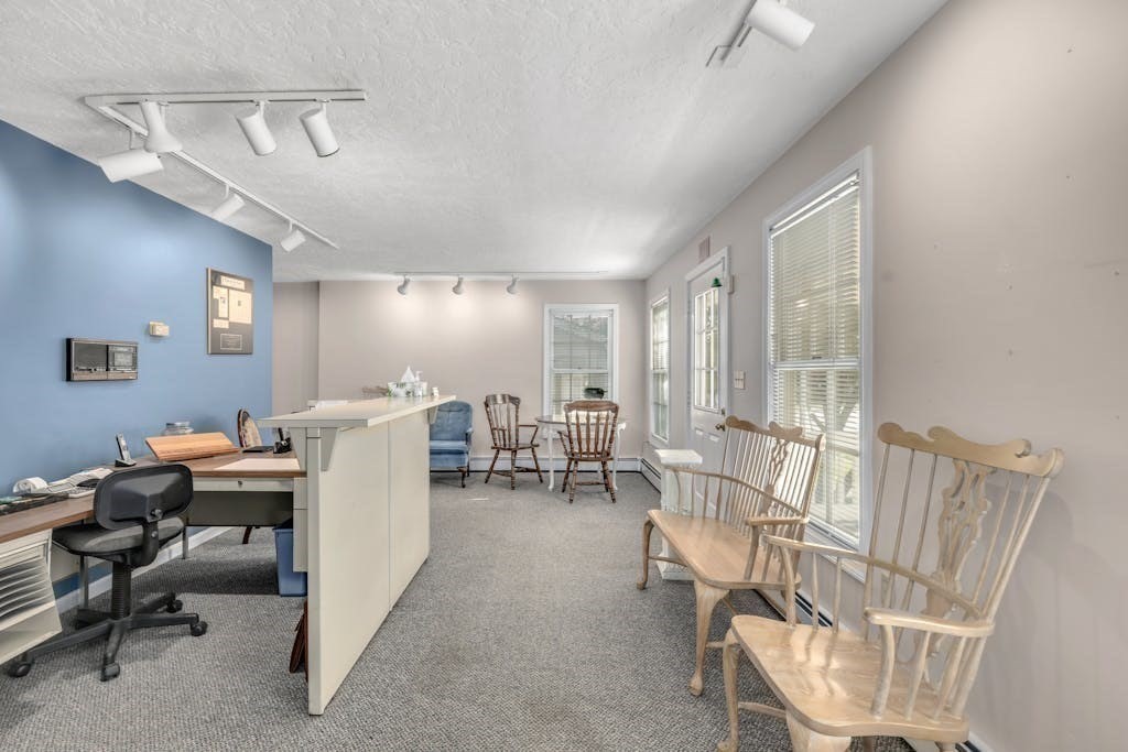 647 Main Street Shrewsbury, MA 01545 - Photo 31 of 37