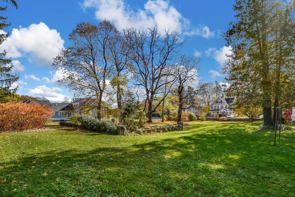 647 Main Street Shrewsbury, MA 01545 - Photo 35 of 37