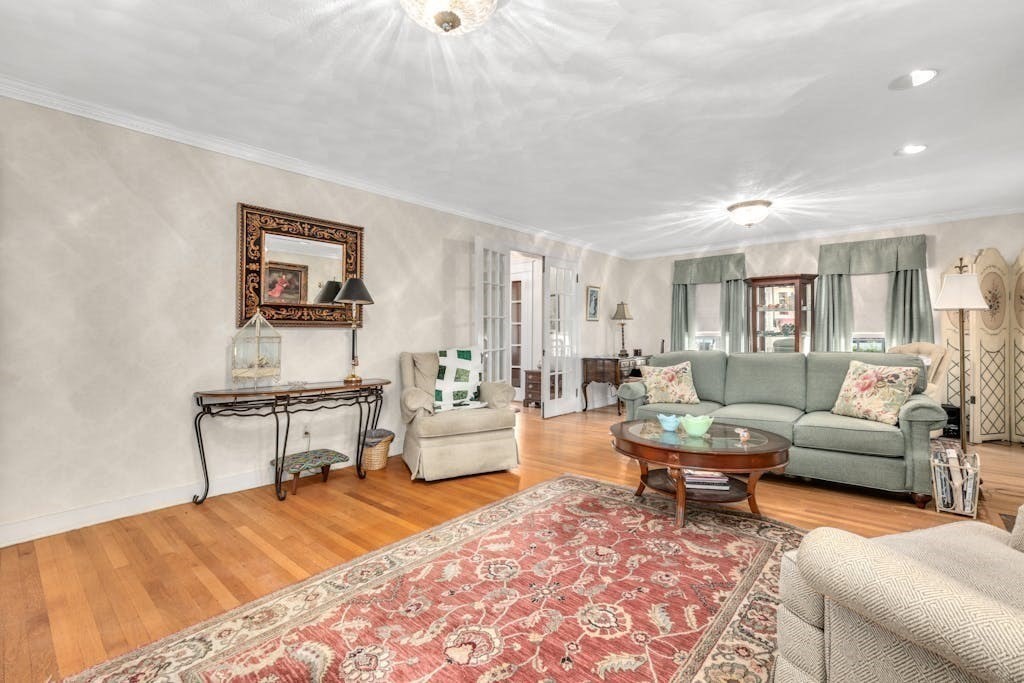 647 Main Street Shrewsbury, MA 01545 - Photo 10 of 37