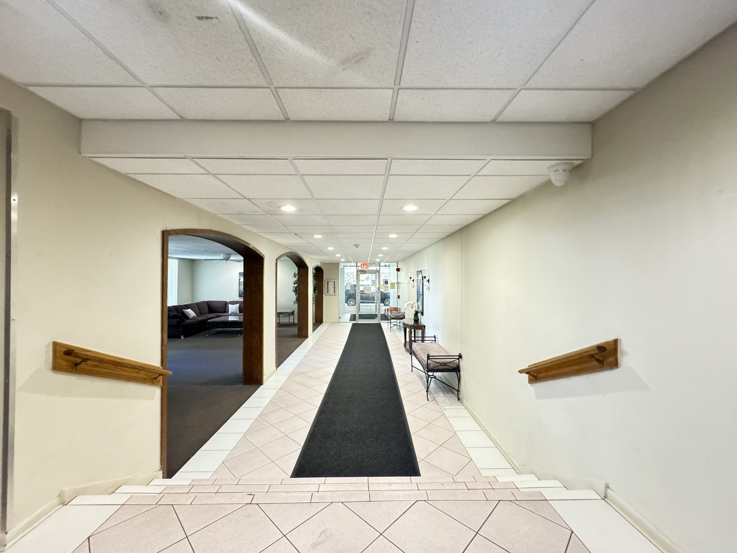 1331 South Finley Road, Unit 420 Lombard, IL 60148 - Photo 5 of 33 Gallery Image 5