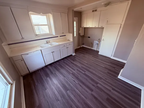 $145,000 | 28908 Maple Street, Roseville, MI 48066