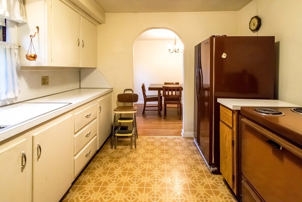 329 Stony Hill Road Wilbraham, MA 01095 - Photo 8 of 25