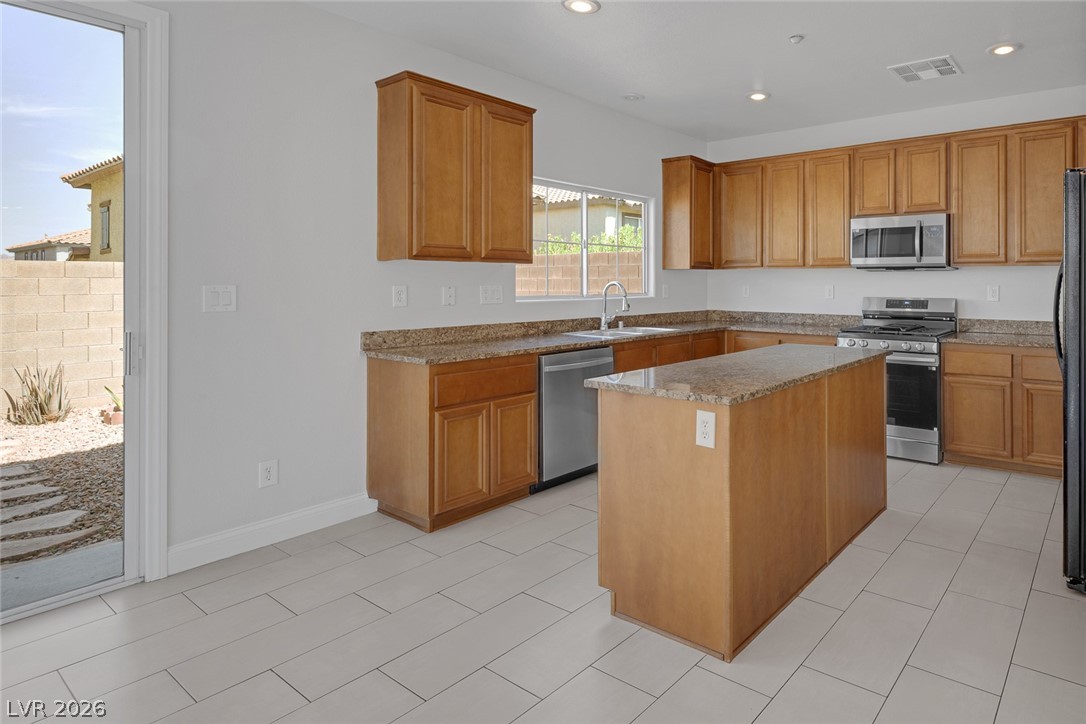 684 Moonlight Stroll Street Henderson, NV 89002 - Photo 7 of 33