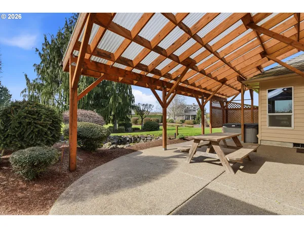 $950,000 | 2853 Pudding Creek Lane Southeast, Salem, OR 97317