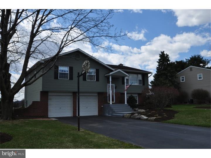 242 Elm Road Allentown, PA 18104 - Photo 2 of 25 Gallery Image 2