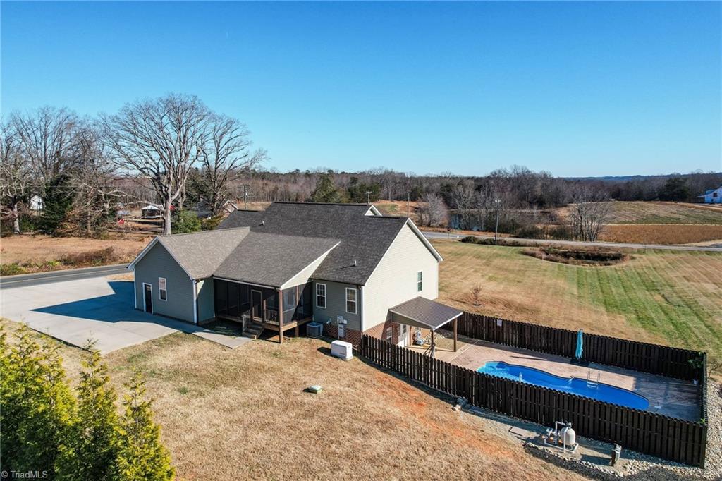 126 Stone Road Reidsville, NC 27320 - Photo 7 of 48