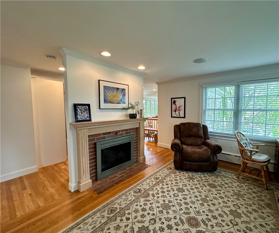 2 Cliff Terrace Newport, RI 02840 - Photo 3 of 18