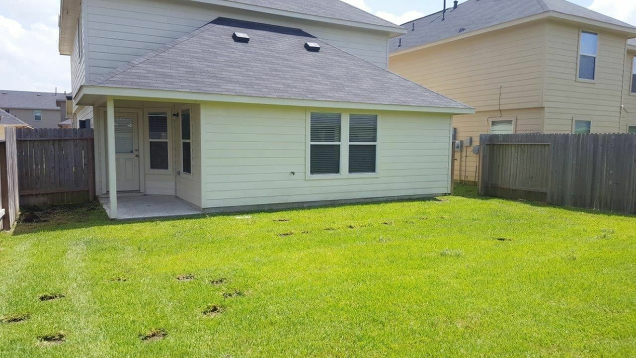 2455 Jonahs Way Houston, TX 77073 - Photo 2 of 13