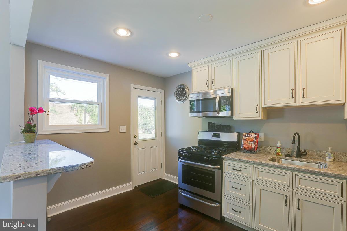 2932 Fairview Road Baltimore, MD 21207 - Photo 13 of 24 Kitchen