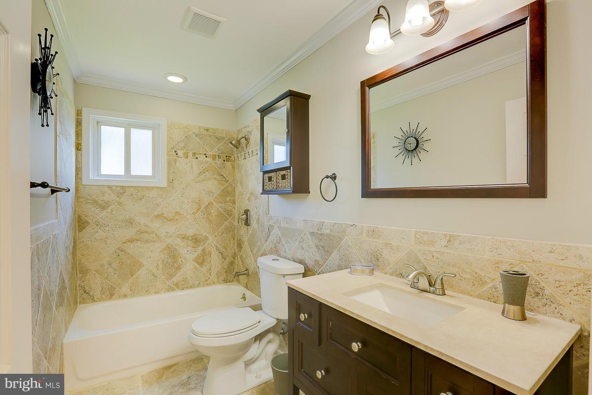 2932 Fairview Road Baltimore, MD 21207 - Photo 14 of 24 Bath