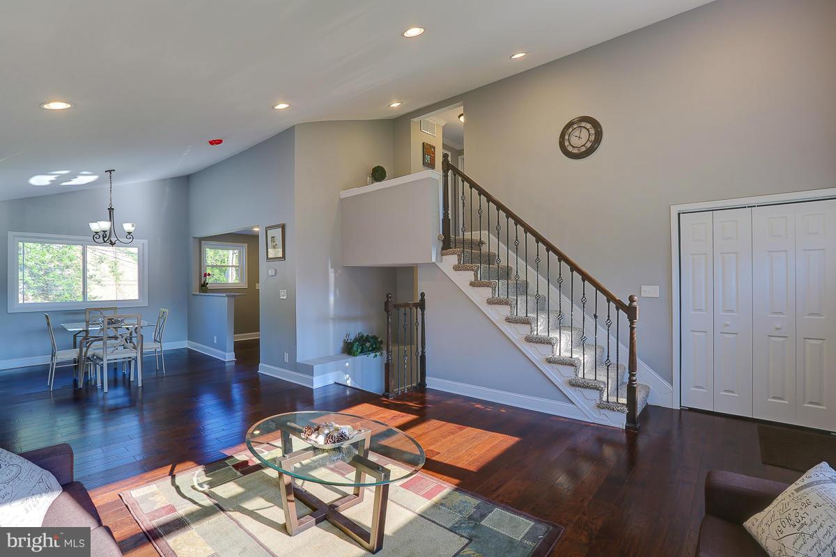 2932 Fairview Road Baltimore, MD 21207 - Photo 3 of 24 Living Room