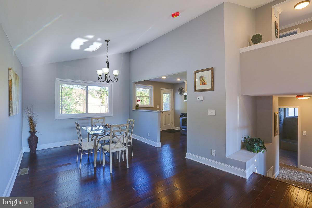 2932 Fairview Road Baltimore, MD 21207 - Photo 7 of 24 Living Room