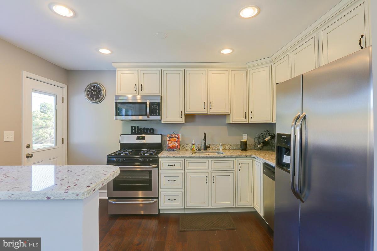 2932 Fairview Road Baltimore, MD 21207 - Photo 10 of 24 Kitchen