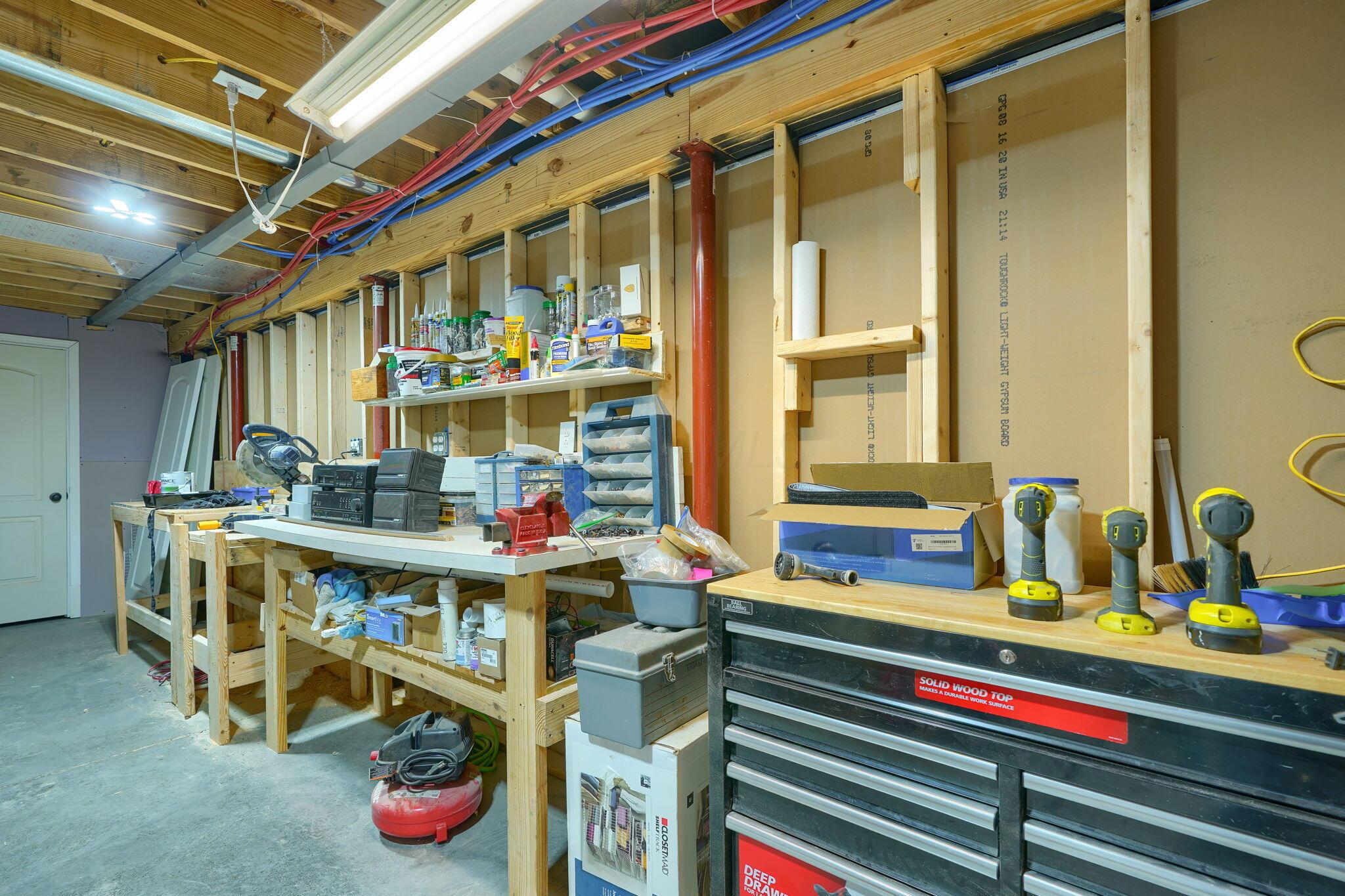 6223 Wilson Road Northwest Lancaster, OH 43130 - Photo 76 of 111 Workshop area