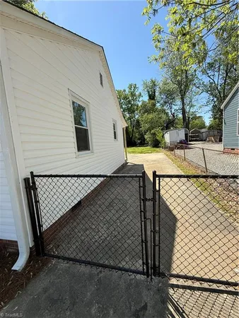 $1,350 | 1112 Marne Street, Winston-Salem, NC 27107