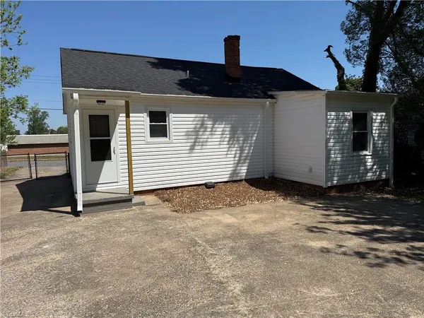 $1,350 | 1112 Marne Street, Winston-Salem, NC 27107