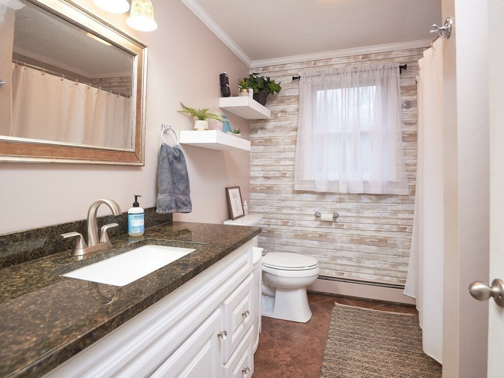 33 Lakeview Road North Brookfield, MA 01535 - Photo 20 of 36 Gallery Image 20