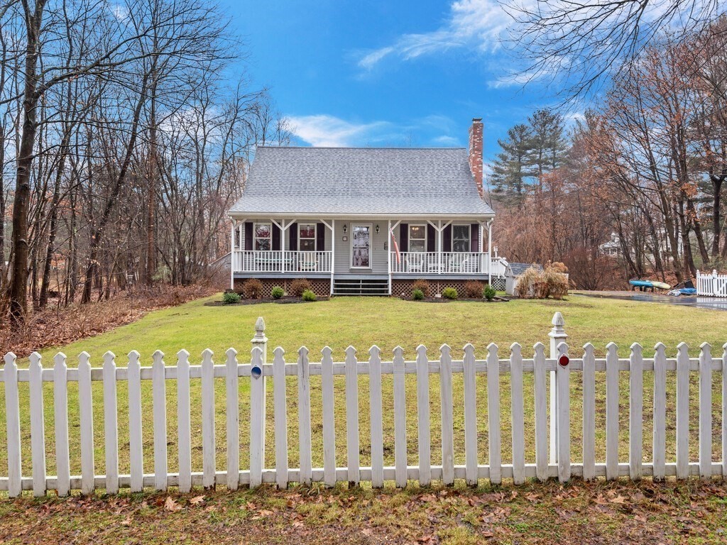 33 Lakeview Road North Brookfield, MA 01535 - Photo 2 of 36 Gallery Image 2