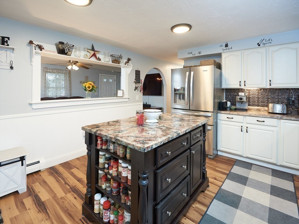 33 Lakeview Road North Brookfield, MA 01535 - Photo 5 of 36 Gallery Image 5