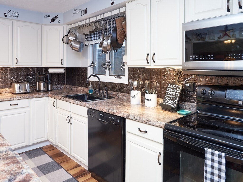 33 Lakeview Road North Brookfield, MA 01535 - Photo 6 of 36 Gallery Image 6