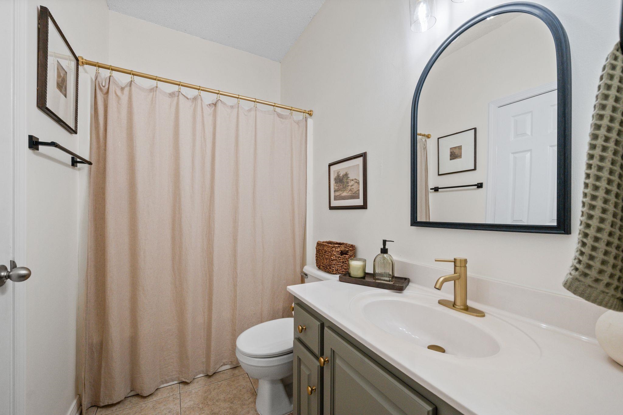132 Hope Drive Daphne, AL 36526 - Photo 33 of 44 Bathroom