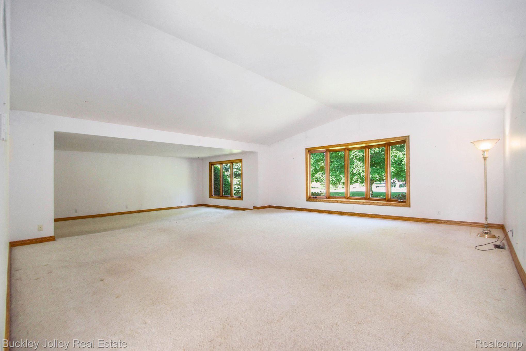 7755 Pettysville Road Pinckney, MI 48169 - Photo 11 of 21 Volume Ceilings