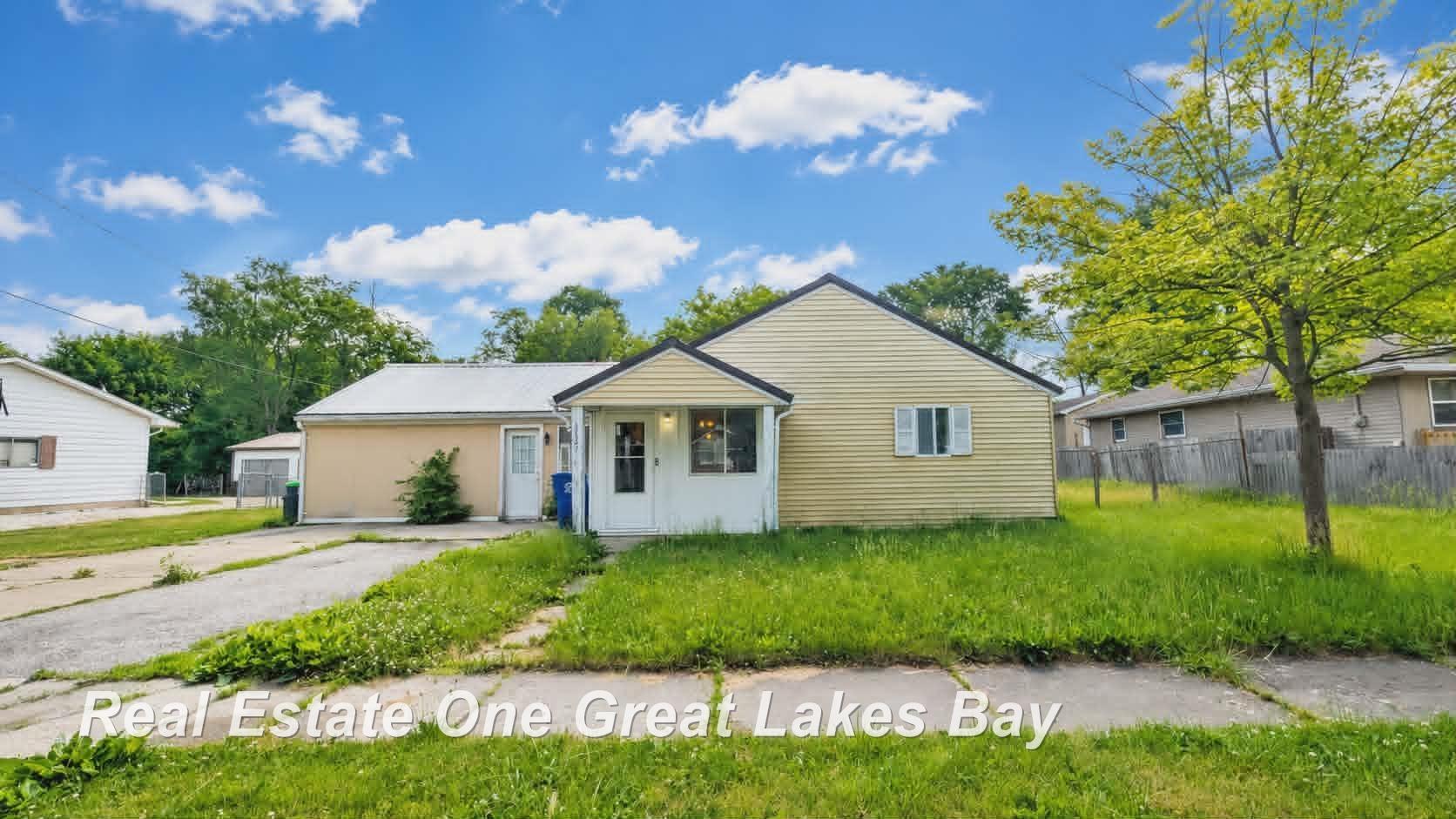 3531 Lions Head Lane Saginaw, MI 48601 - Photo 1 of 21