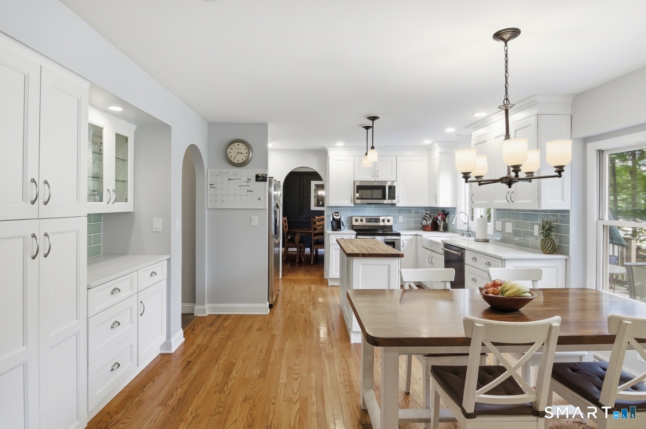 941 Nut Plains Road Guilford, CT 06437 - Photo 4 of 40