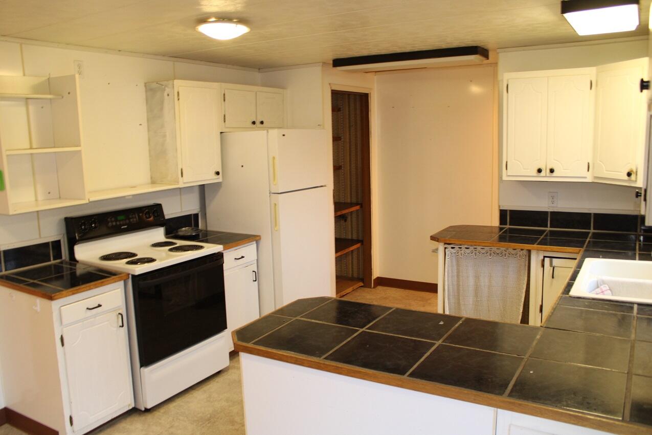 8422 E-M 20 Hesperia, MI 49421 - Photo 12 of 30 IMG_5220