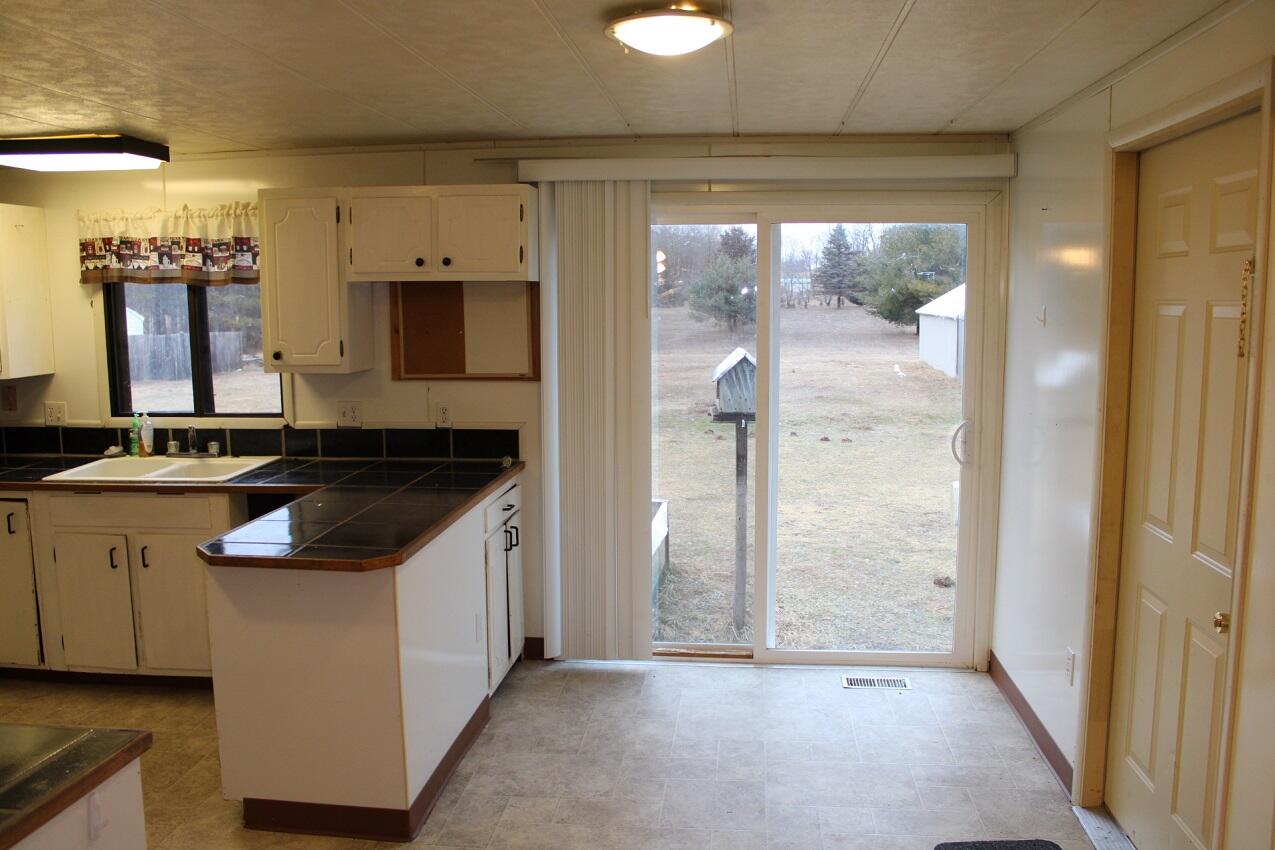 8422 E-M 20 Hesperia, MI 49421 - Photo 14 of 30 IMG_5219