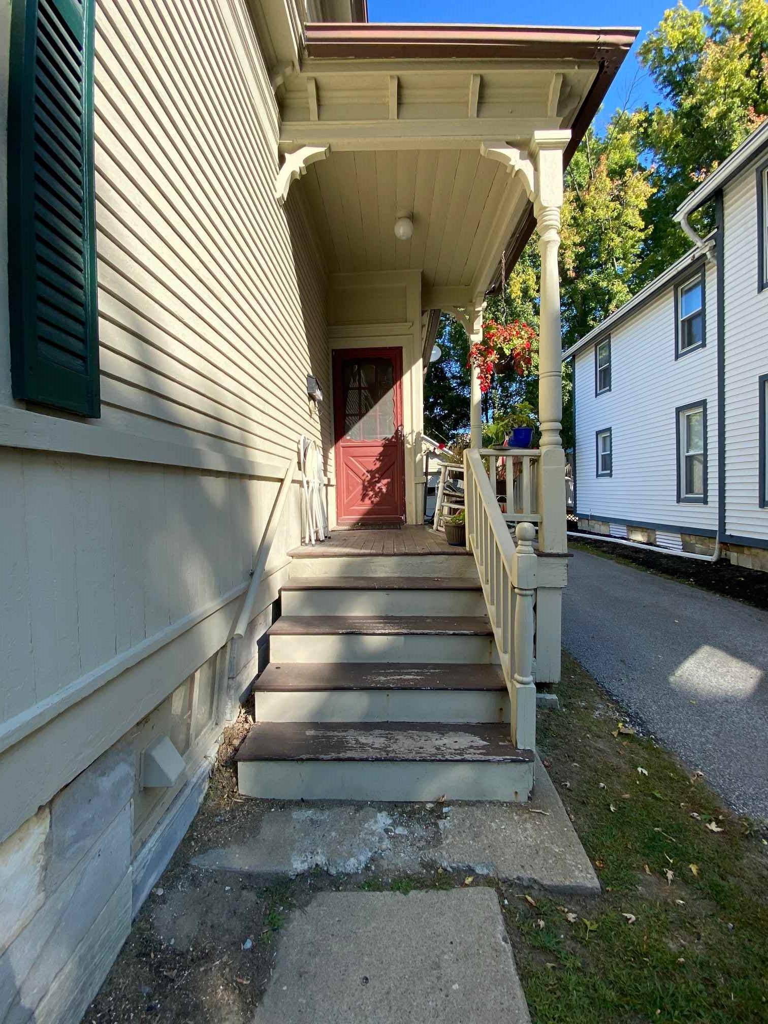 49 Kendall Avenue Rutland, VT 05701 - Photo 4 of 23