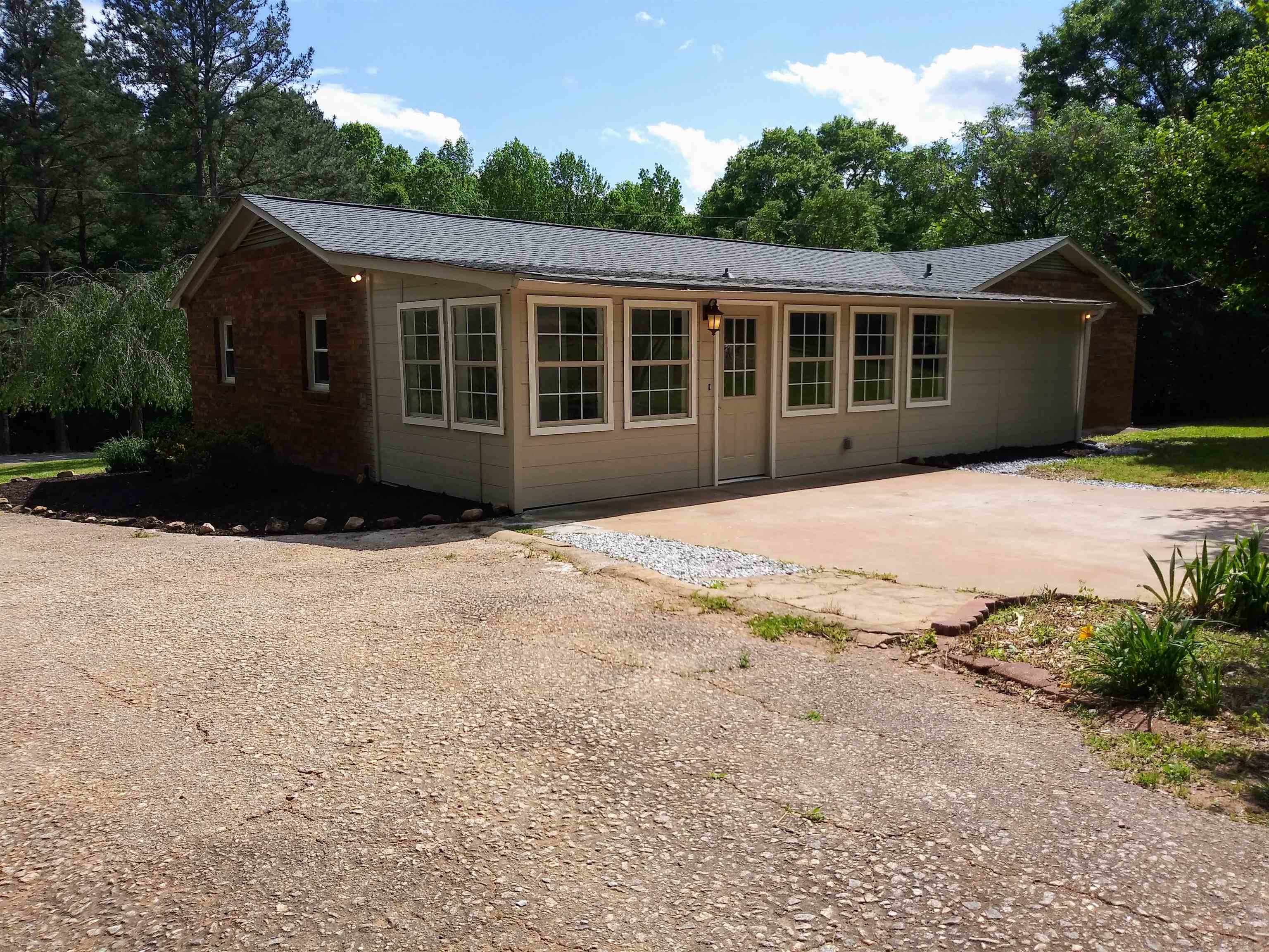 615 Bennett Dairy Road Spartanburg, SC 29307 - Photo 3 of 19 Gallery Image 3