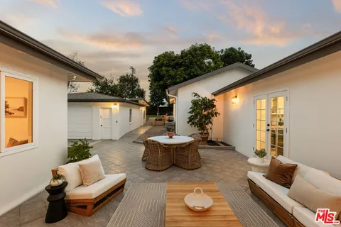 $2,495,000 | 6364 West 77th Street, Los Angeles, CA 90045