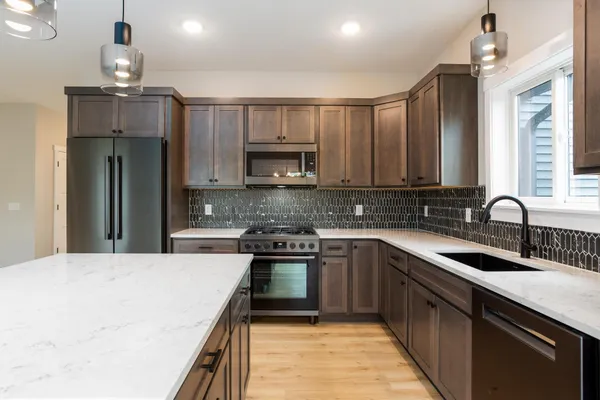 $750,000 | 249 Saddle Ridge Lane, River Falls, WI 54022