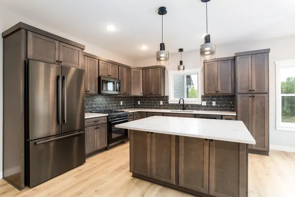 $750,000 | 249 Saddle Ridge Lane, River Falls, WI 54022