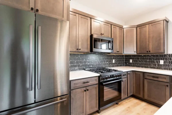 $750,000 | 249 Saddle Ridge Lane, River Falls, WI 54022