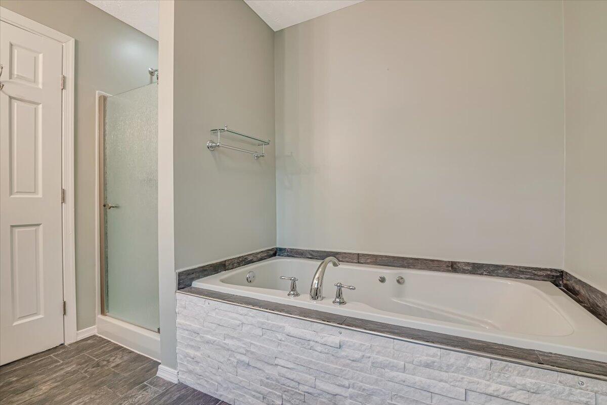 2330 Burntwood Drive East Stroudsburg, PA 18301 - Photo 31 of 44 a bathroom with a bathtub