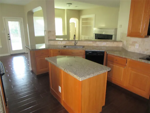 $3,500 | 914 Ivory Ridge Lane, Houston, TX 77094