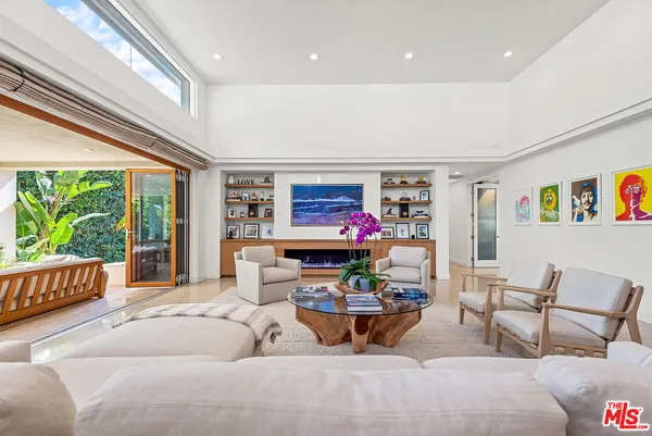 $27,500 | 10424 Valley Spring Lane, Toluca Lake, CA 91602