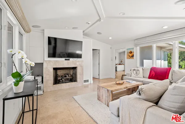 $27,500 | 10424 Valley Spring Lane, Toluca Lake, CA 91602