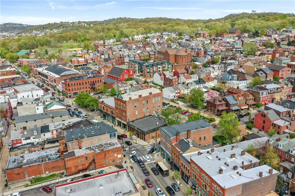 219 Main Street Pittsburgh, PA 15201 - Photo 35 of 35 an aerial view of residential houses with outdoor space