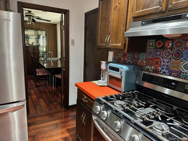 $499,000 | 98 Sutton Park Road, Poughkeepsie, NY 12603