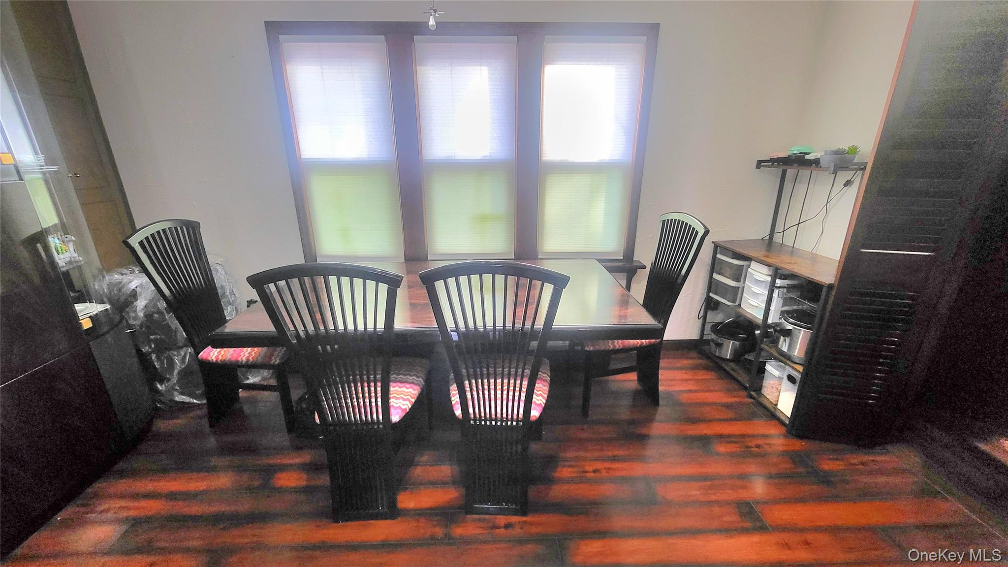 98 Sutton Park Road Poughkeepsie, NY 12603 - Photo 7 of 32