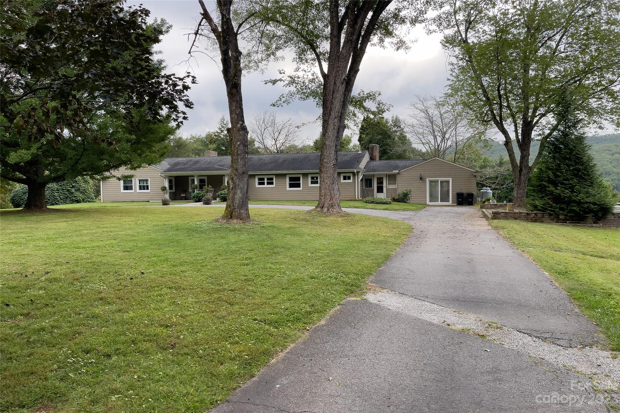 437 Marion Frst Road Sylva, NC 28779 - Photo 4 of 48 Gallery Image 4
