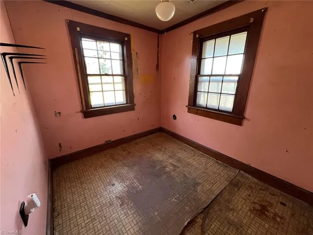 $179,900 | 155 Beach Road, Lexington, NC 27292