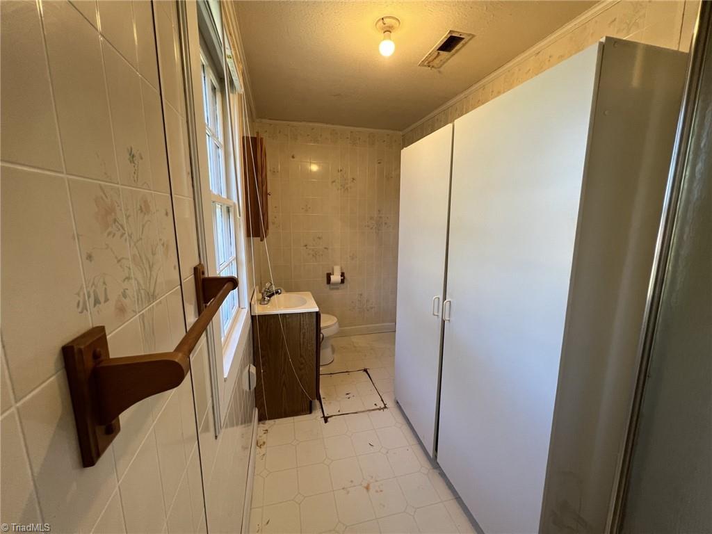 155 Beach Road Lexington, NC 27292 - Photo 19 of 24