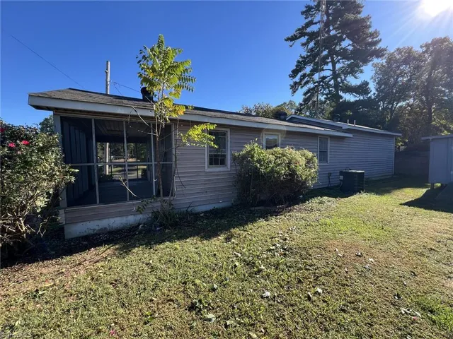 $179,900 | 155 Beach Road, Lexington, NC 27292